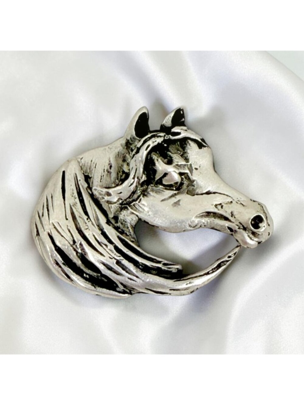 Collectible Vintage Equestrian Silver Tone Horse Head Brooch Sue Bradley 1988